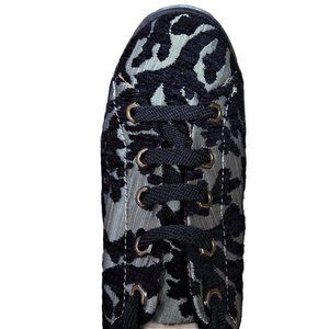 3/$20 Embroidered Raised Velvet Fashion Sneaker | 8.5